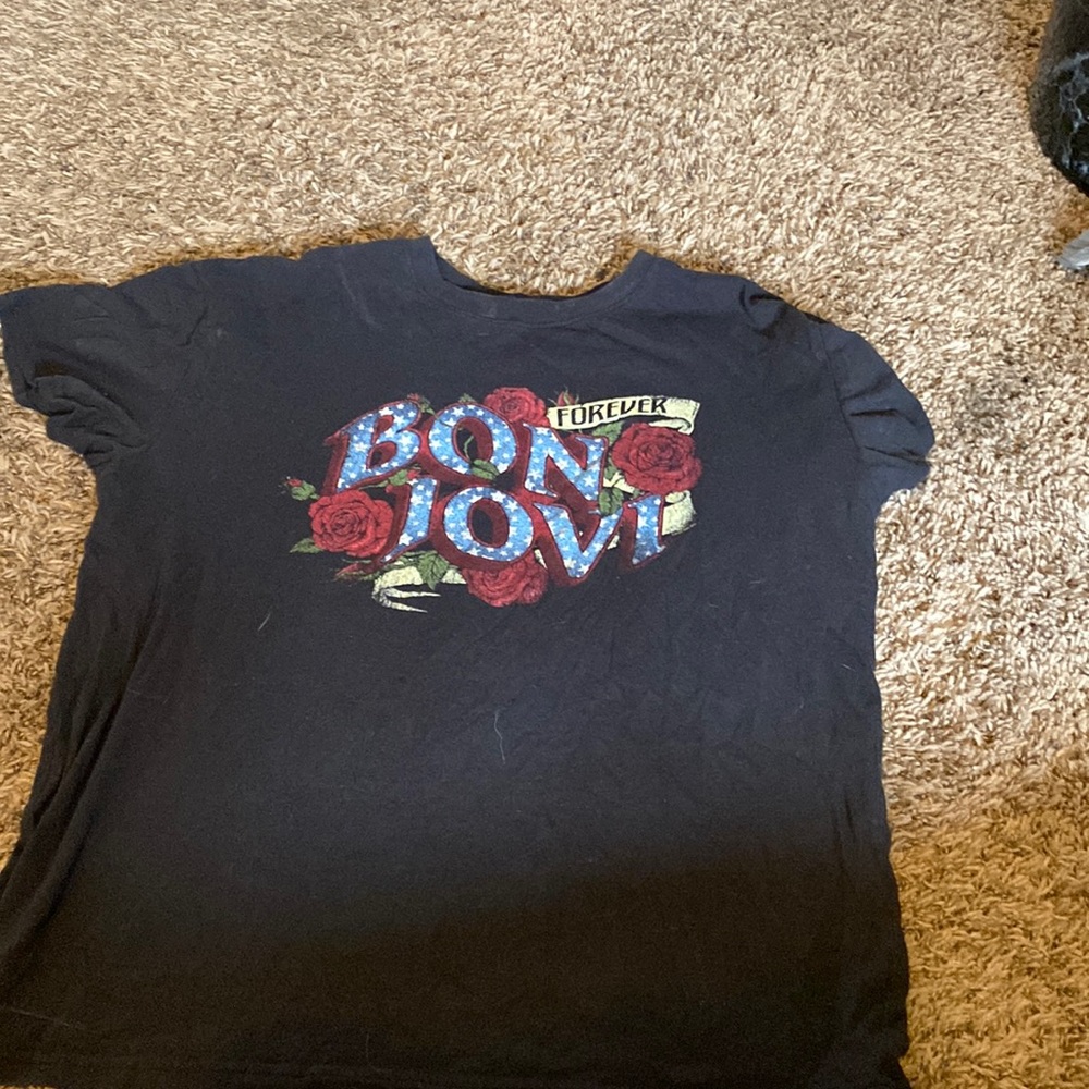 T SHIRT